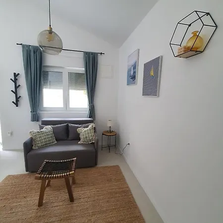 Apartment Vitoria 2 *